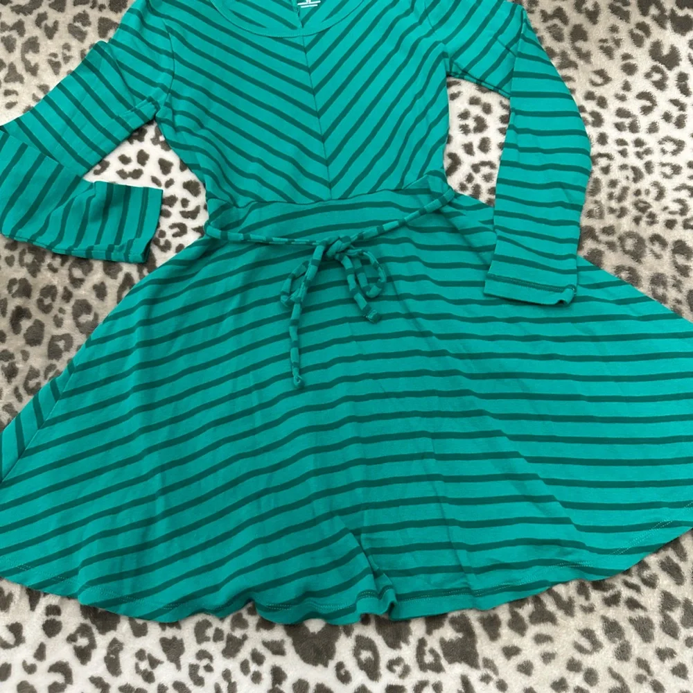 Old Navy Chevron Stripe Tie Waist Skater Dress in Green Size 8 Medium Girls